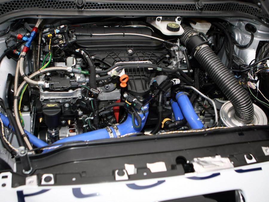  Peugeot RCZ Race Car 200ANS 2010 года  (фото 2 из 9)